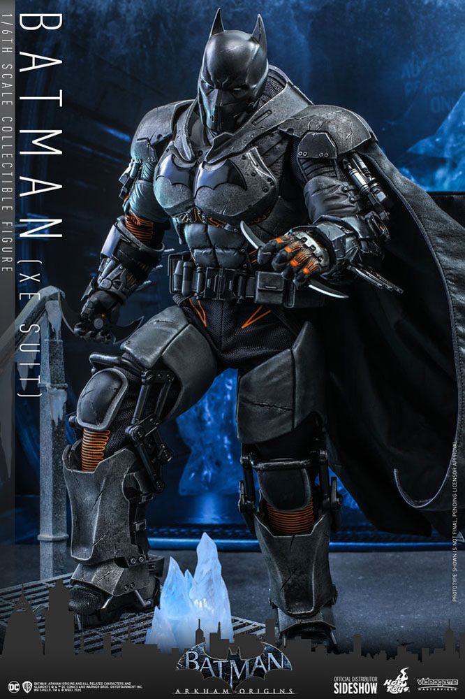 batman-arkham-origins-action-figure-1-6-batman-xe-suit-33-cm-04.jpg