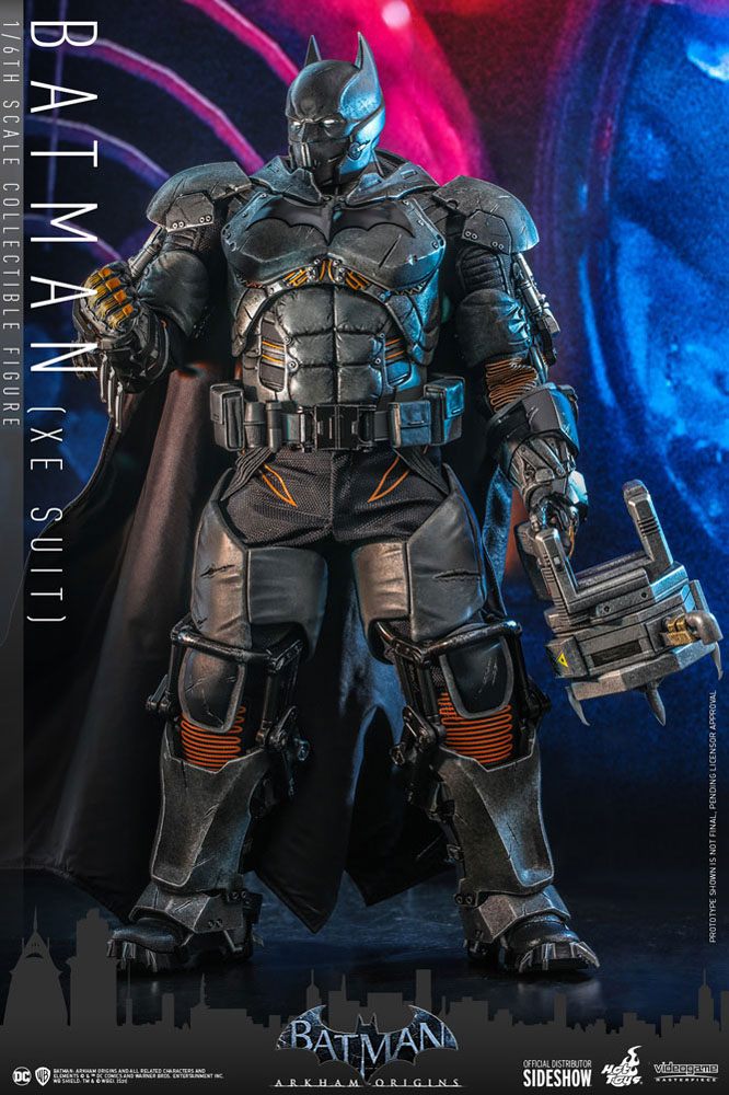 batman-arkham-origins-action-figure-1-6-batman-xe-suit-33-cm-05.jpg