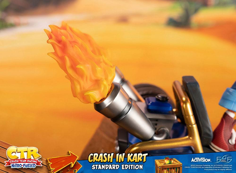 crash-team-racing-nitro-fueled-statue-crash-in-kart-31-cm-07.jpg