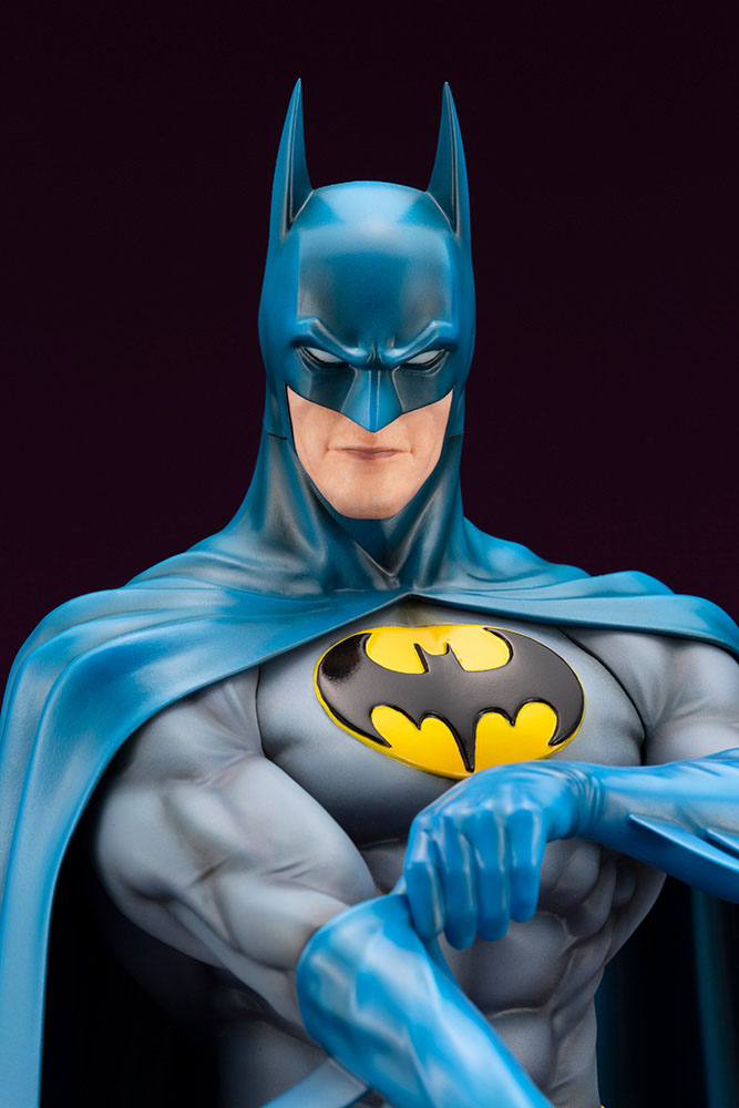 dc-comics-artfx-pvc-statue-1-6-batman-the-bronze-age-30-cm-05.jpg
