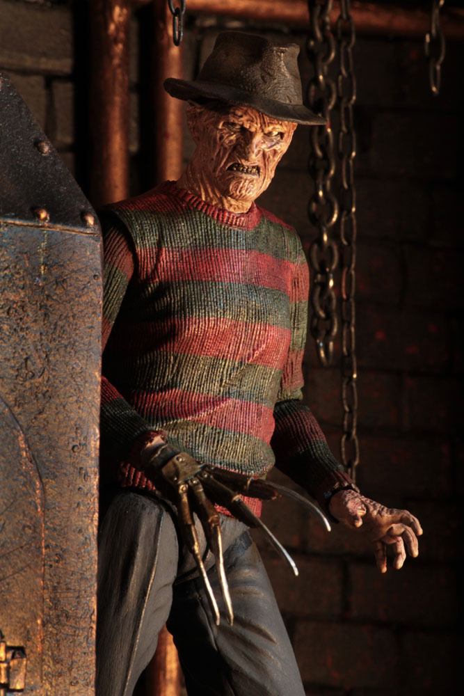 nightmare-on-elm-street-2-freddys-revenge-action-figure-ultimate-freddy-18-cm-05.jpg