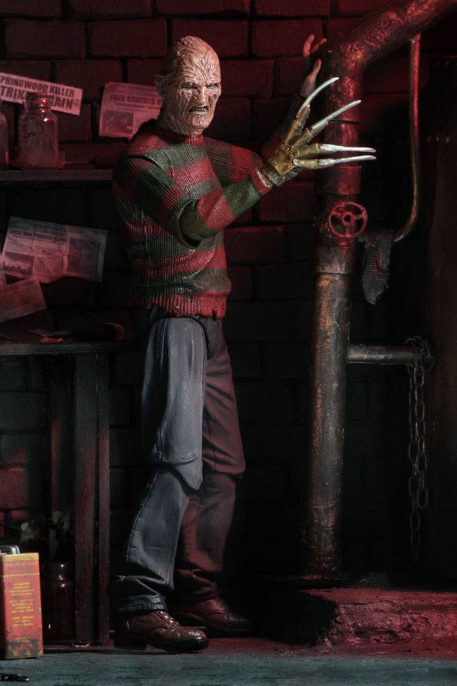 nightmare-on-elm-street-2-freddys-revenge-action-figure-ultimate-freddy-18-cm-09.jpg