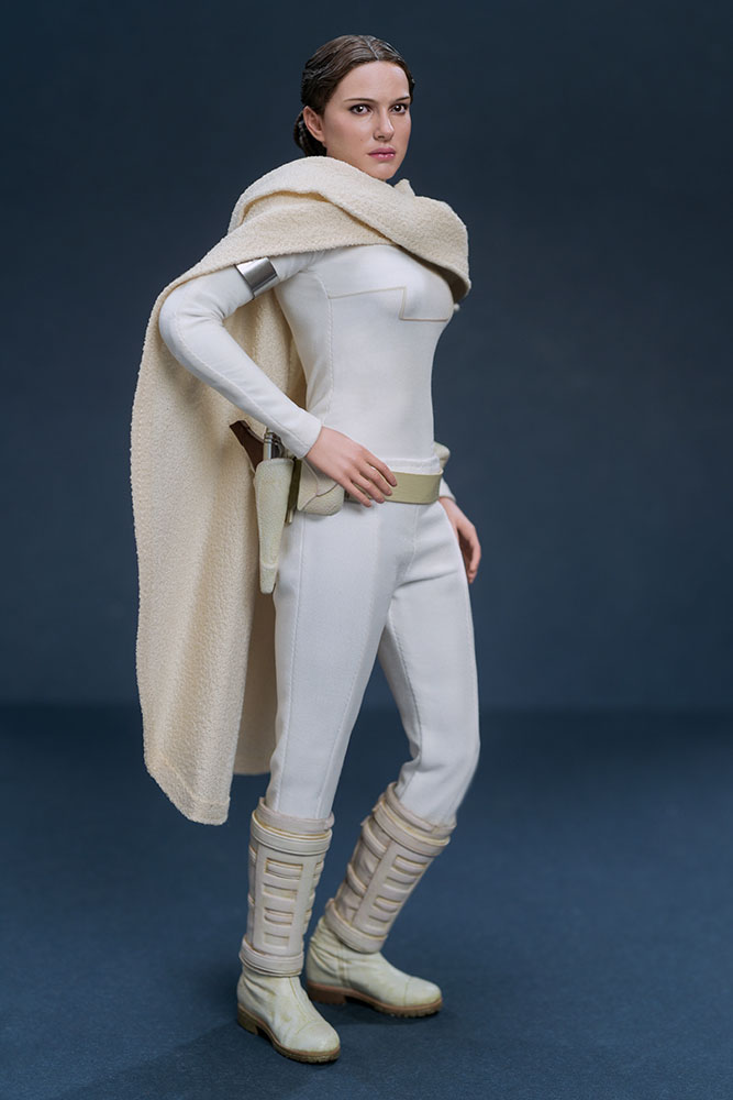 star-wars-episode-ii-action-figure-1-6-padme-amidala-27-cm-03.jpg