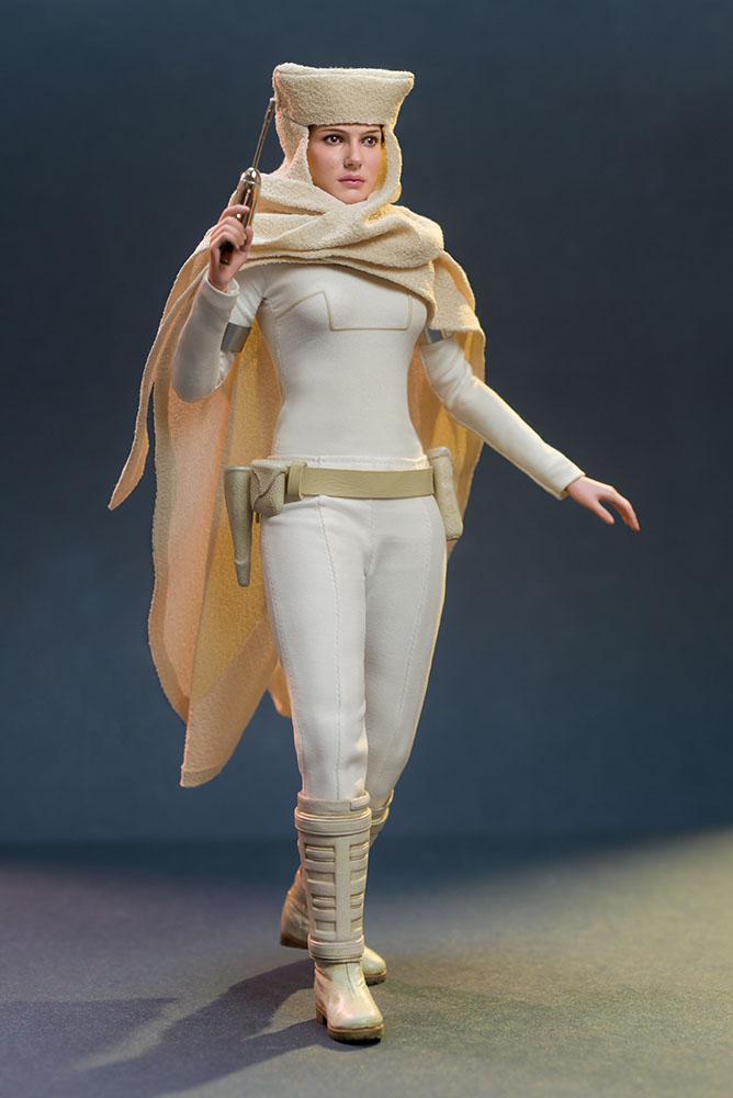 star-wars-episode-ii-action-figure-1-6-padme-amidala-27-cm-04.jpg