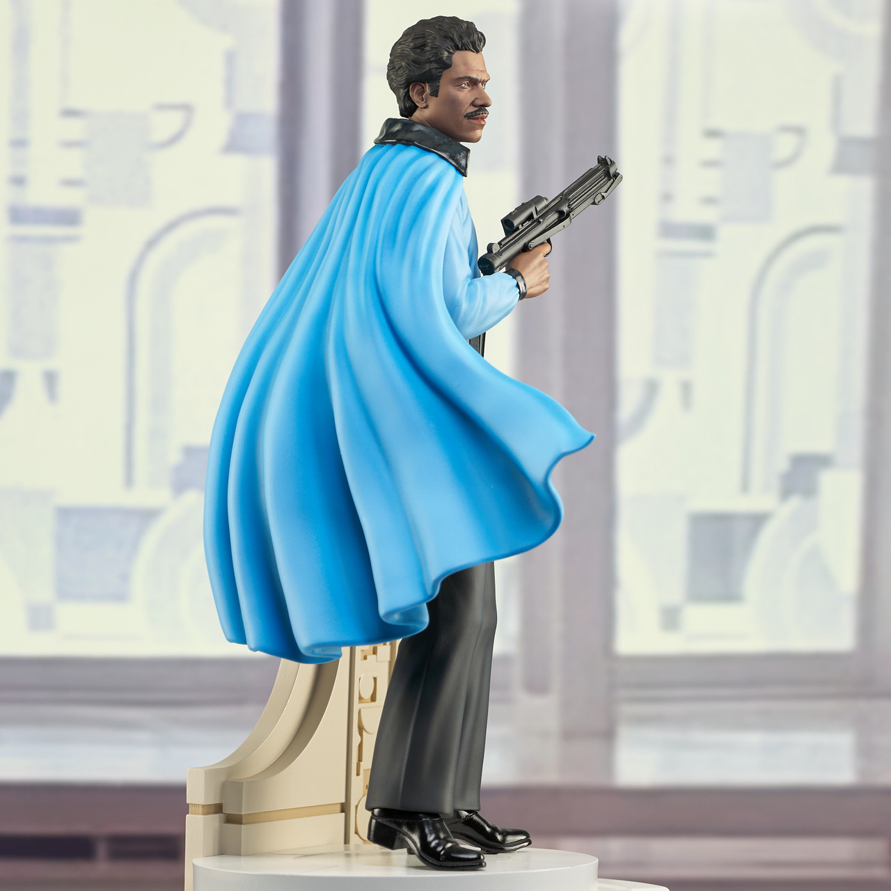 star-wars-episode-v-milestones-statue-1-6-lando-calrissian-33-cm-04.jpg