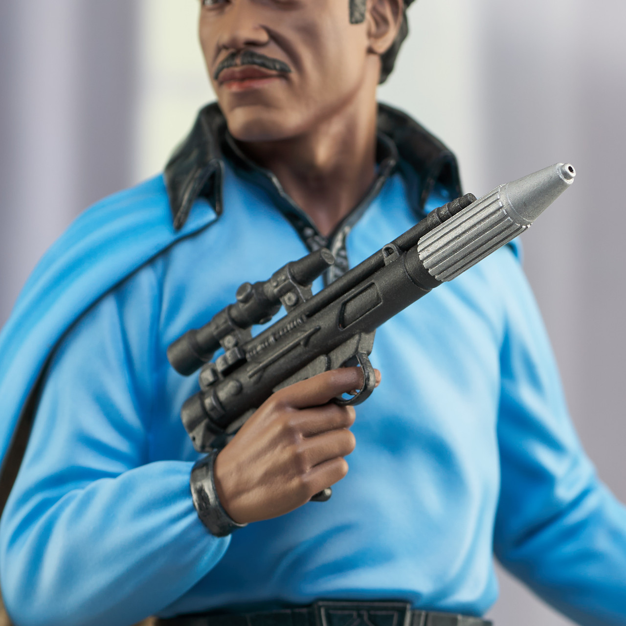 star-wars-episode-v-milestones-statue-1-6-lando-calrissian-33-cm-07.jpg