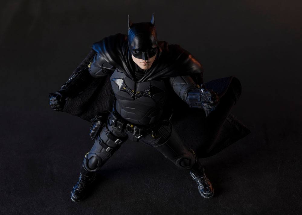 the-batman-s-h-figuarts-action-figure-batman-15-cm-05.jpg
