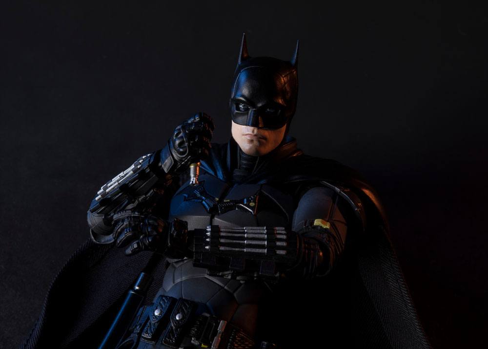 the-batman-s-h-figuarts-action-figure-batman-15-cm-06.jpg