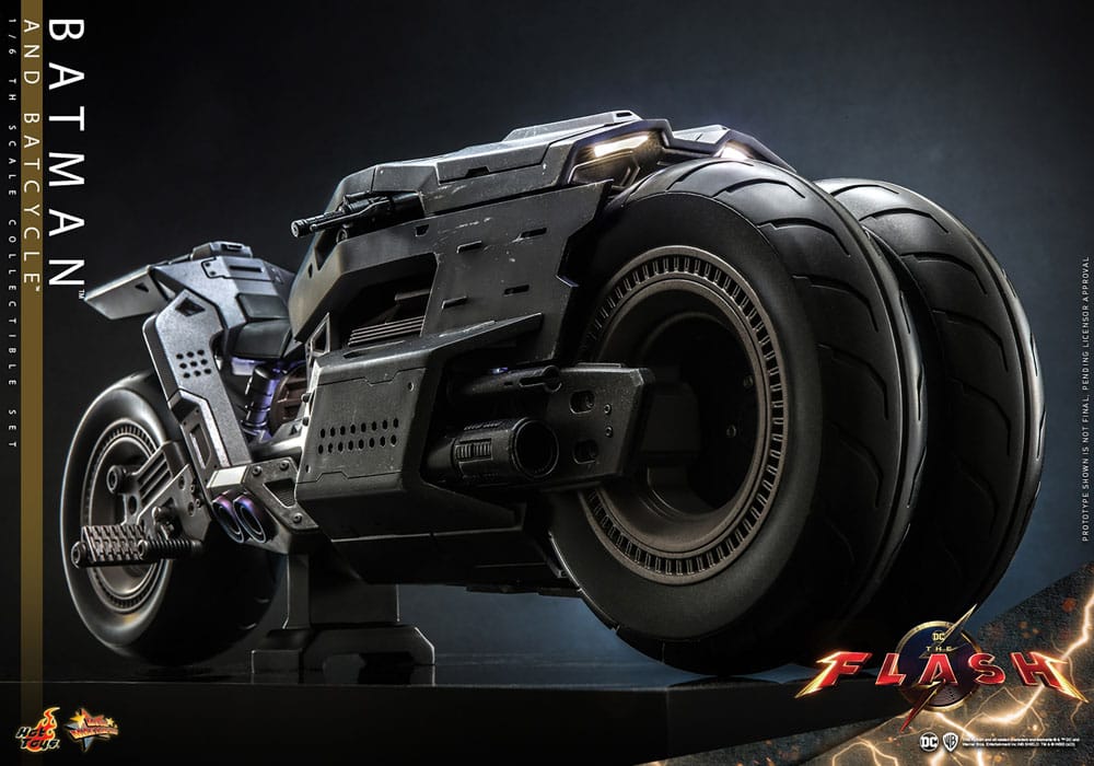 the-flash-movie-masterpiece-action-figure-wih-vehicle-1-6-batman-batcycle-set-30-cm-09.jpg