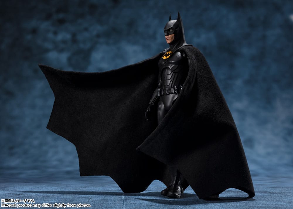 the-flash-s-h-figuarts-action-figure-batman-15-cm-03.jpg