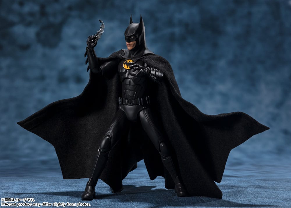 the-flash-s-h-figuarts-action-figure-batman-15-cm-05.jpg
