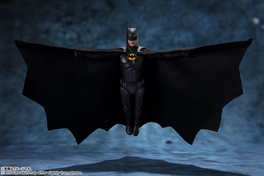 the-flash-s-h-figuarts-action-figure-batman-15-cm-06.jpg