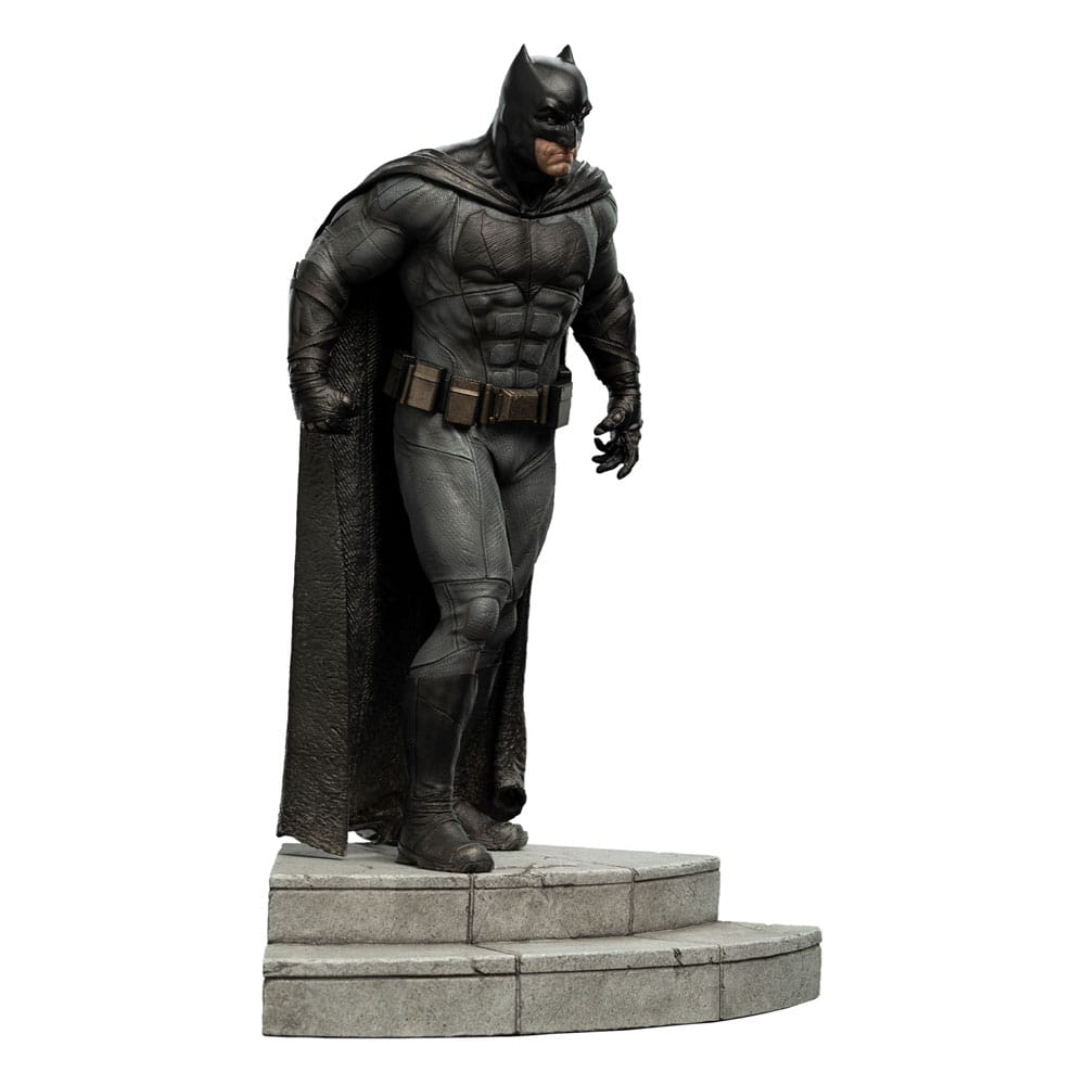 zack-snyders-justice-league-statue-1-6-batman-37-cm-04.jpg