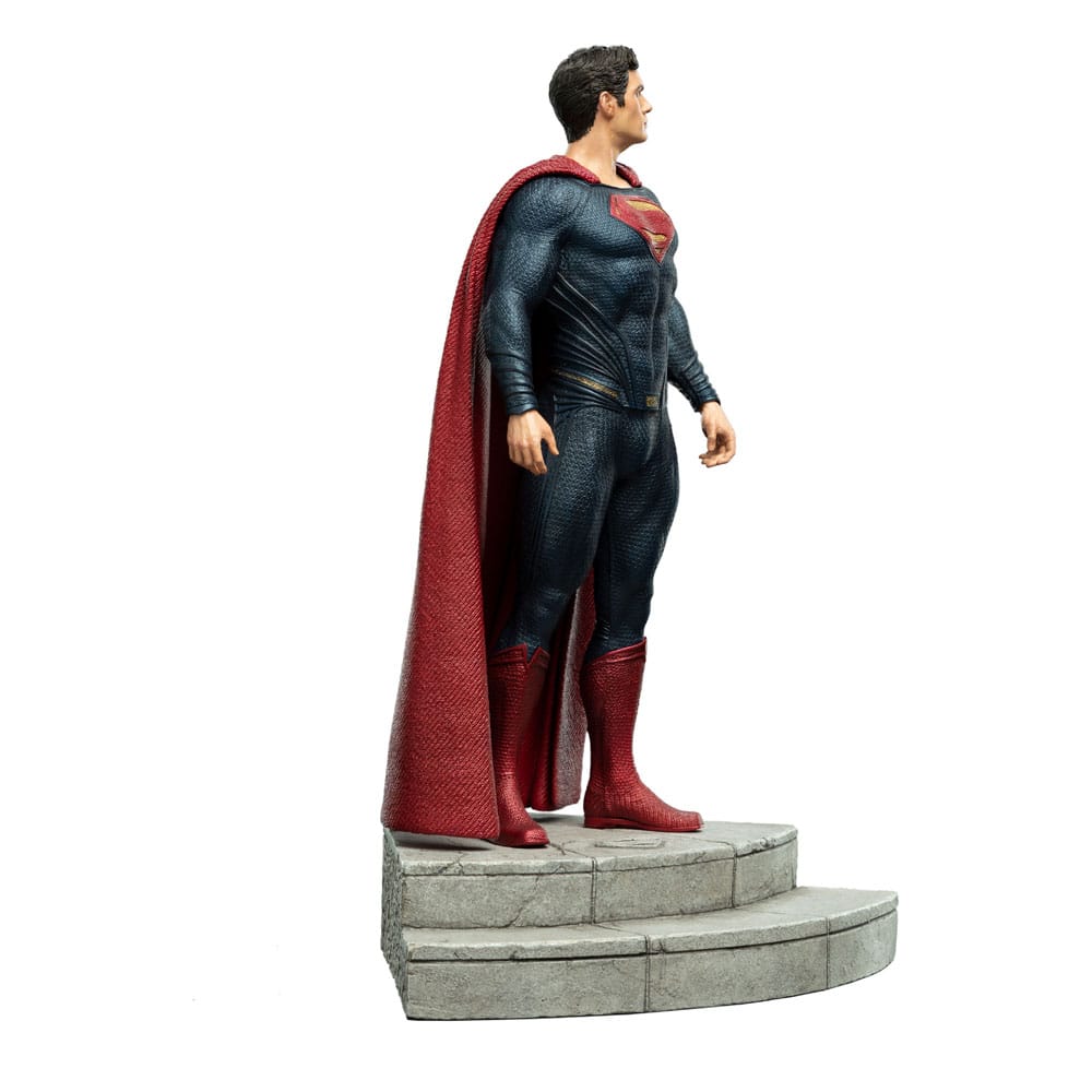zack-snyders-justice-league-statue-1-6-superman-38-cm-04.jpg