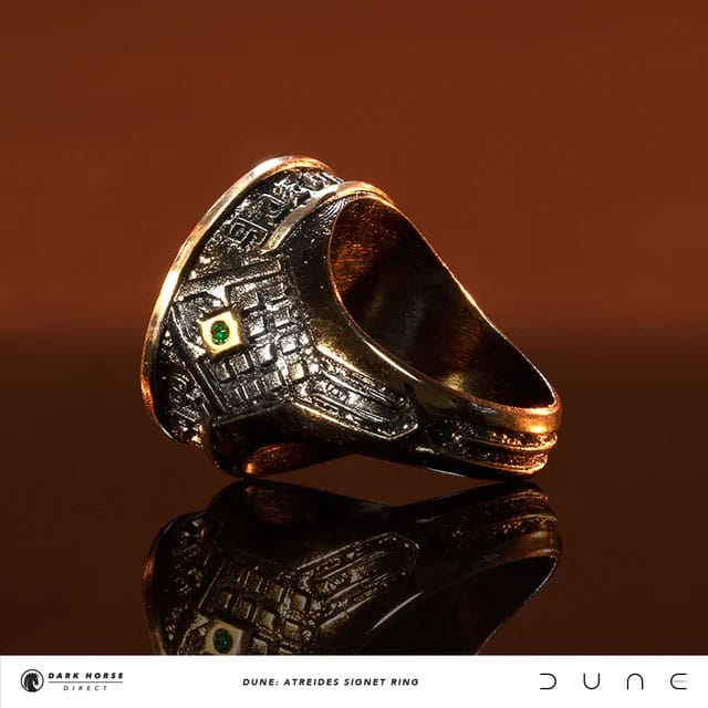 dune-replica-1-1-atreides-signet-ring-05.jpg