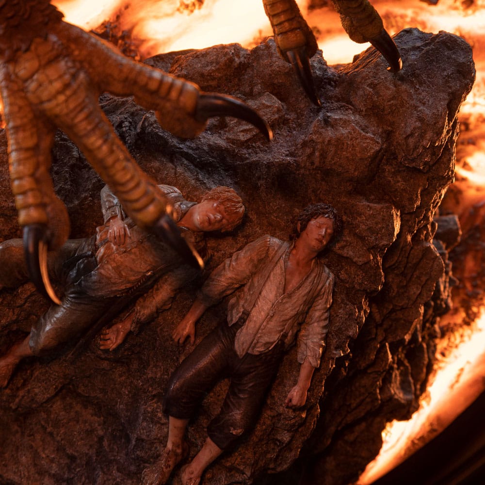 the-lord-of-the-rings-masters-collection-7-statue-salvation-at-mount-doom-101-cm-03.jpg